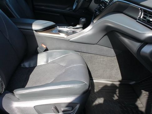 Used 2021 Toyota Camry XSE FWD image 22