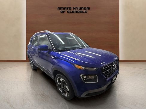 Used 2026 Hyundai Venue SEL FWD image 8