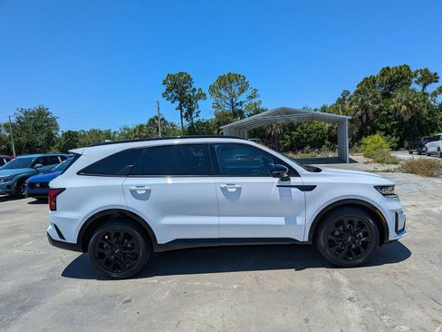Certified 2023 Kia Sorento SX FWD image 9