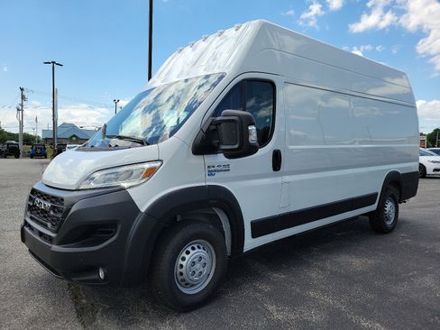 New 2024 RAM ProMaster 3500 w/ Delivery Van Package image 4