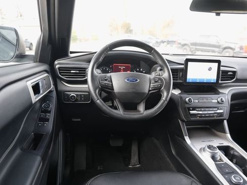 Used 2020 Ford Explorer XLT w/ Equipment Group 202A image 16
