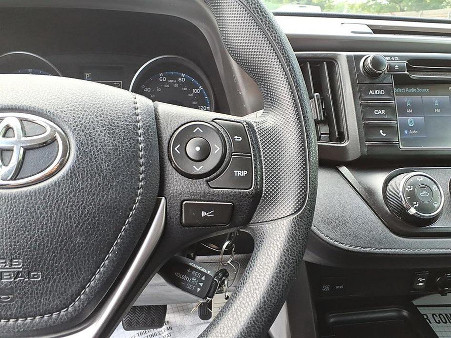 Used 2018 Toyota RAV4 LE w/ All Weather Liner Package AWD/4WD image 28