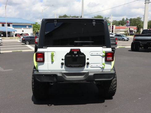 Used 2022 Jeep Wrangler Sport AWD/4WD image 6