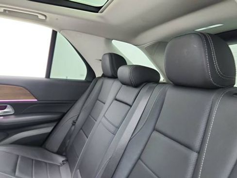 Used 2025 Mercedes-Benz GLE 350 4MATIC image 29