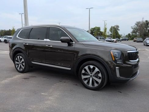 Certified 2022 Kia Telluride S FWD image 1