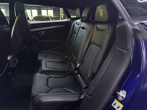 Used 2022 Lamborghini Urus AWD/4WD image 19