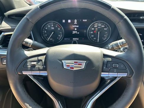 Used 2023 Cadillac XT6 Premium Luxury w/ Technology Package AWD/4WD image 33