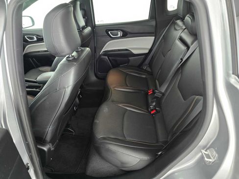Used 2023 Jeep Compass Limited w/ Elite Group AWD/4WD image 16