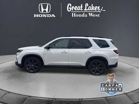 Used 2025 Honda Pilot Sport image 6