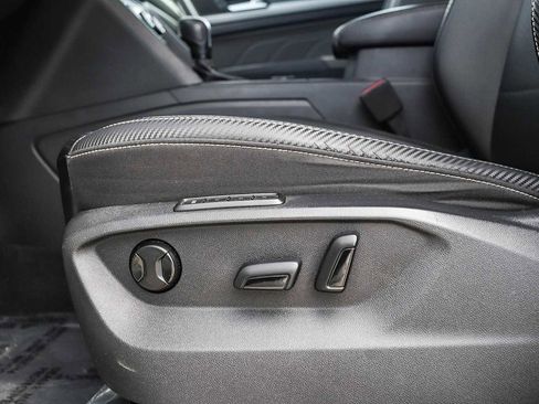 Used 2022 Volkswagen Atlas Cross Sport SEL R-Line image 21