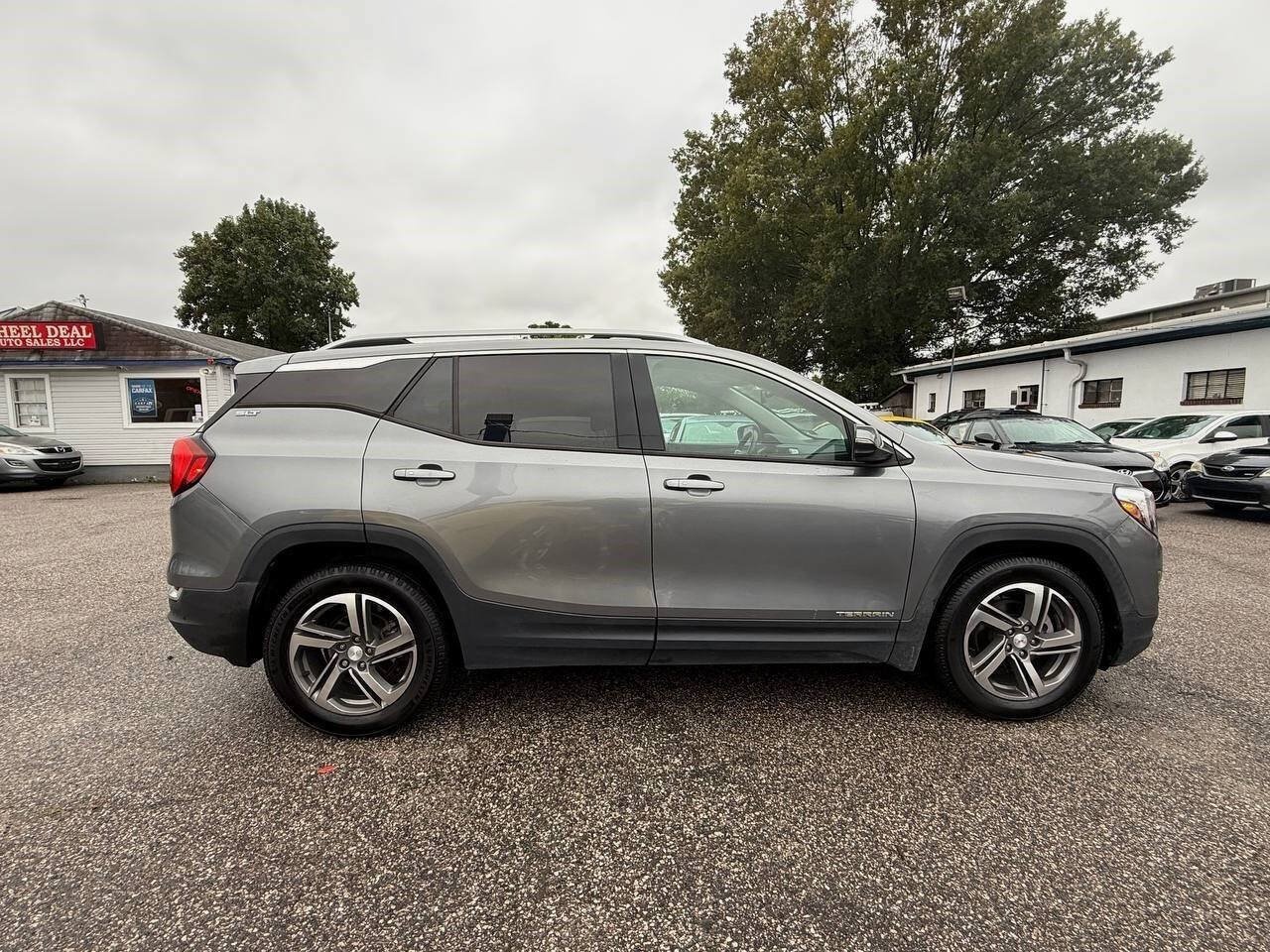 Used 2020 GMC Terrain SLT w/ Preferred Package FWD image 4