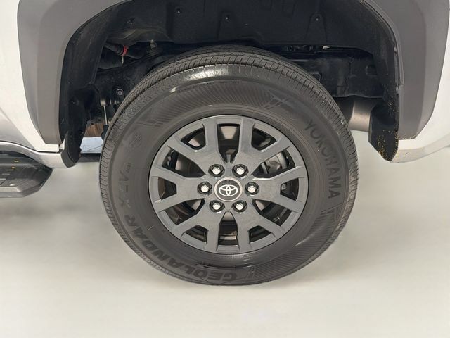 Used 2025 Toyota 4Runner SR5 AWD/4WD image 26
