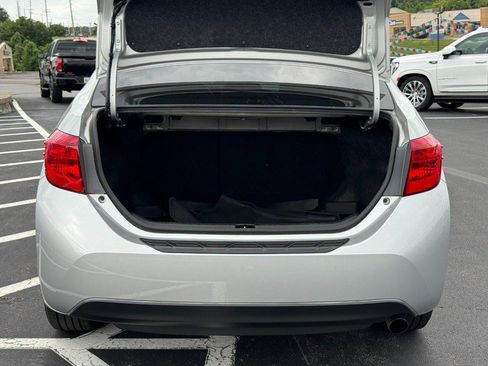 Used 2019 Toyota Corolla XLE FWD image 5