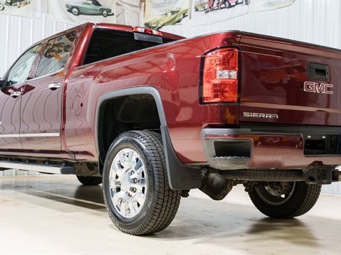 Used 2017 GMC Sierra 2500 Denali AWD/4WD image 5