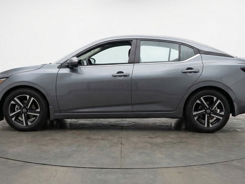 Used 2025 Nissan Sentra SV image 5
