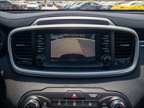 Used 2020 Kia Sorento FWD V6 image 26