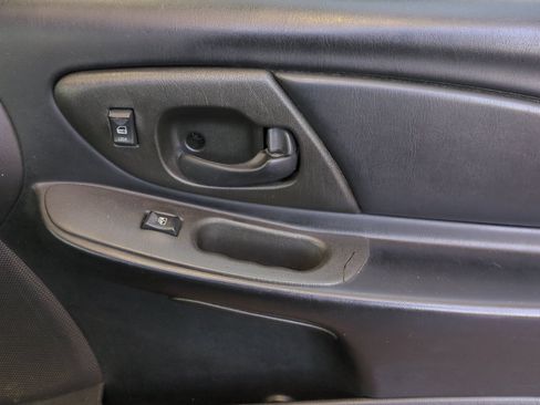 Used 2005 Chevrolet Monte Carlo SS w/ Preferred Equipment Group FWD image 21
