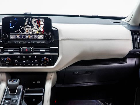 Used 2022 Nissan Pathfinder SL w/ SL Premium Package FWD image 18