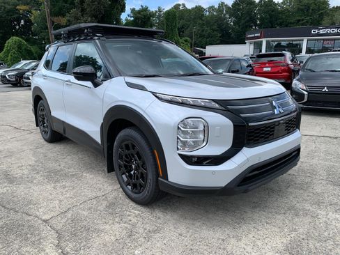 New 2025 Mitsubishi Outlander Trail Edition image 1