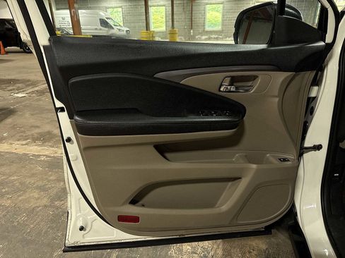Used 2016 Honda Pilot EX-L image 32
