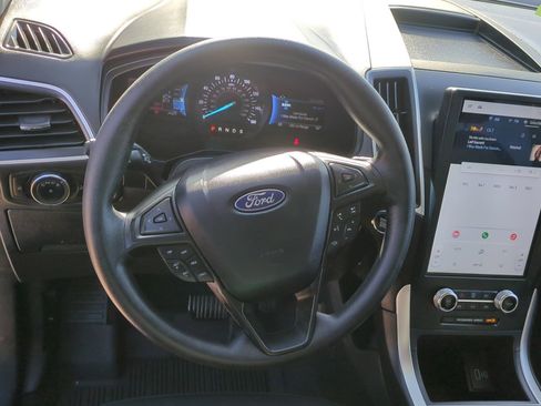 Used 2024 Ford Edge SE w/ Black Appearance Package image 16
