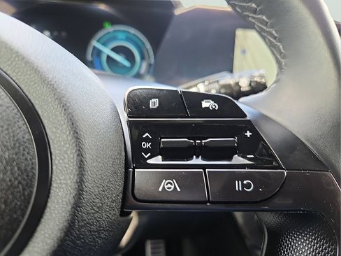 Used 2025 Hyundai Elantra SEL FWD image 22