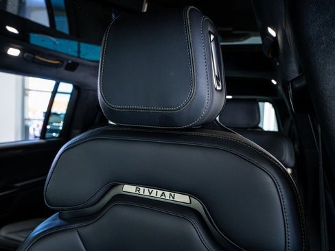 Used 2023 Rivian R1S Adventure image 37