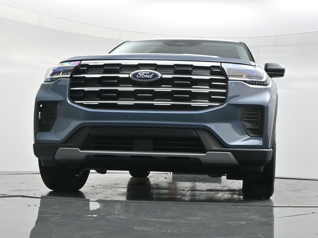 Used 2026 Ford Explorer Active AWD/4WD image 46