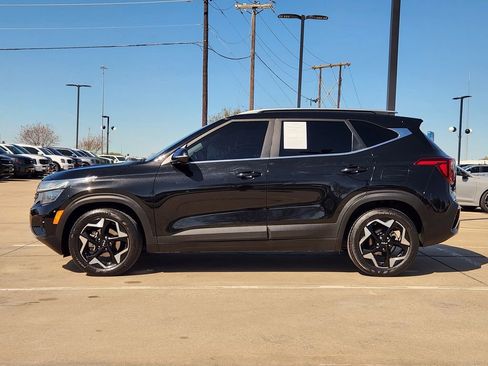 Certified 2025 Kia Seltos EX w/ EX Sunroof Package FWD image 12