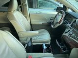 Used 2011 Toyota Sienna image 5