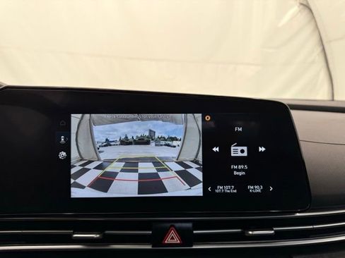 Used 2025 Hyundai Elantra SEL FWD image 33
