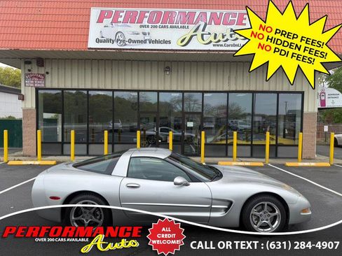 Used 2004 Chevrolet Corvette Coupe w/ Preferred Equipment Group RWD image 2
