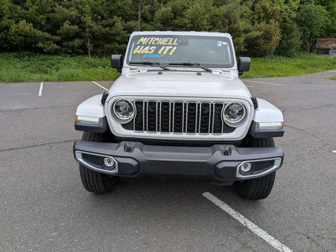 Certified 2025 Jeep Wrangler Unlimited Sahara AWD/4WD image 2