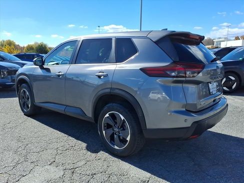 Used 2024 Nissan Rogue SV image 6