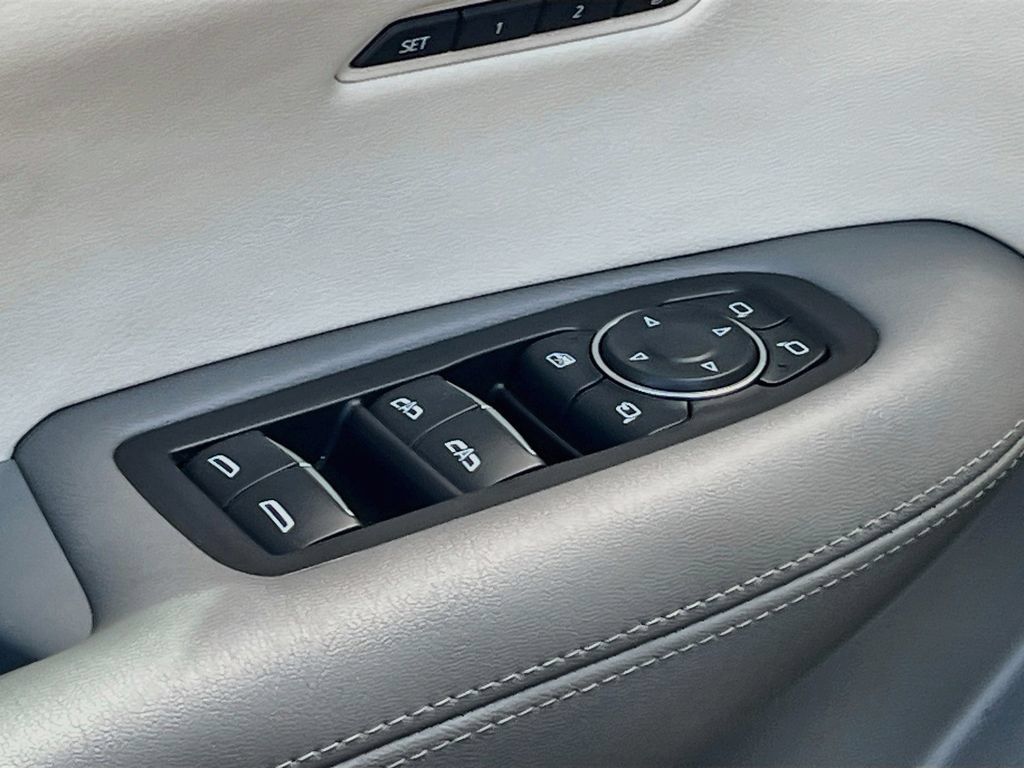 Used 2022 Cadillac XT5 Premium Luxury w/ LPO, Floor Liner Package FWD image 18