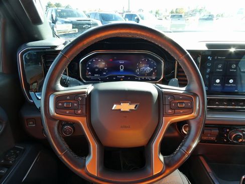 Used 2022 Chevrolet Silverado 1500 High Country w/ Technology Package image 32