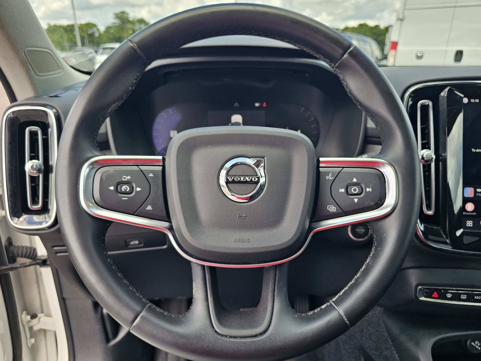 Used 2024 Volvo XC40 B5 Plus AWD/4WD image 19