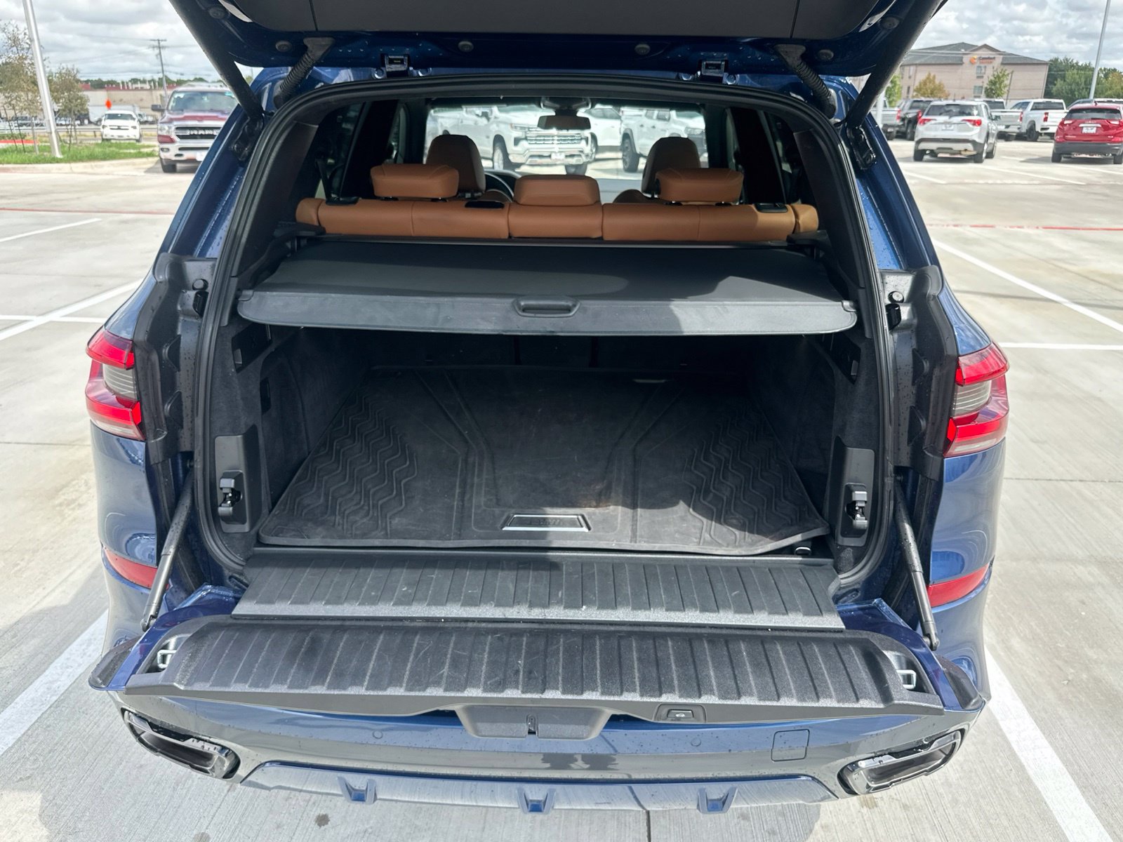 Used 2023 BMW X5 xDrive40i w/ Executive Package AWD/4WD image 23