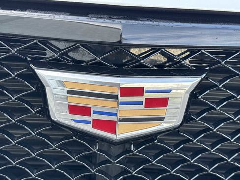 Used 2024 Cadillac XT4 Sport image 11