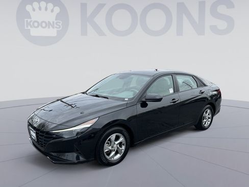 Used 2023 Hyundai Elantra SE FWD image 1