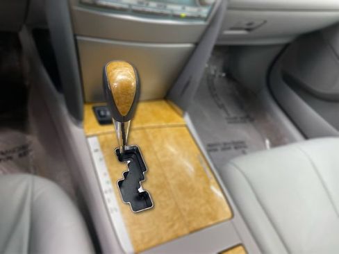 Used 2007 Toyota Camry XLE FWD image 32