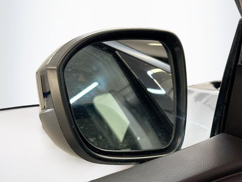 Used 2024 Nissan Ariya AWD image 16