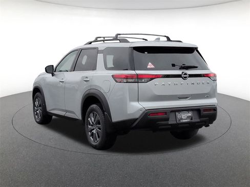 New 2025 Nissan Pathfinder SV image 7