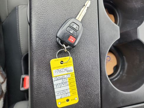 Used 2019 Toyota Tundra SR5 AWD/4WD image 31