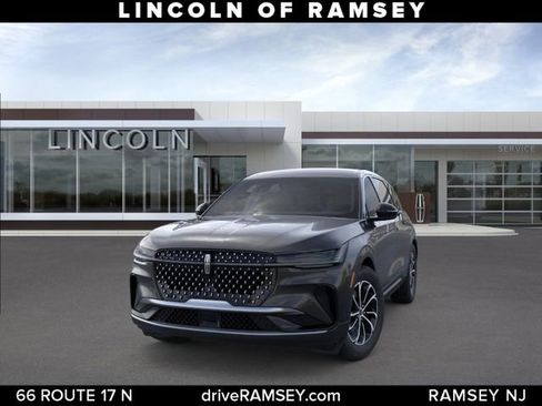 New 2026 Lincoln Nautilus Premier AWD/4WD image 2