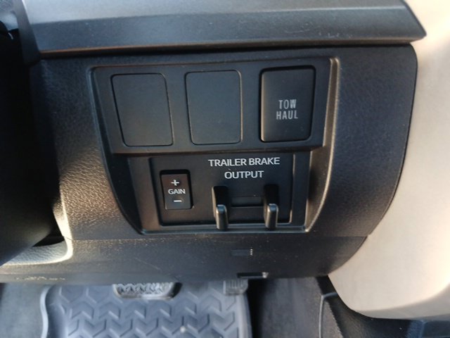 Used 2021 Toyota Tundra SR5 w/ SR5 Leather Package AWD/4WD image 39