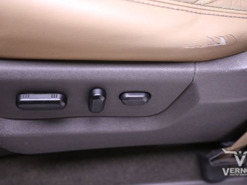 Used 2012 Ford F250 Lariat w/ Lariat Interior Pkg image 14