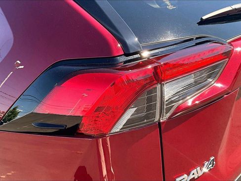 Used 2022 Toyota RAV4 XLE Premium AWD/4WD image 24