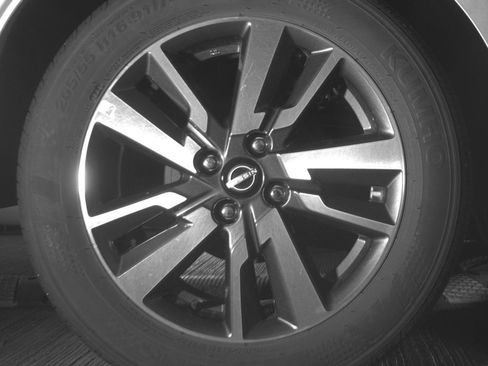 Used 2025 Nissan Versa SV FWD image 15