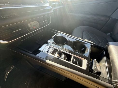 Used 2024 Volkswagen Atlas SE image 19